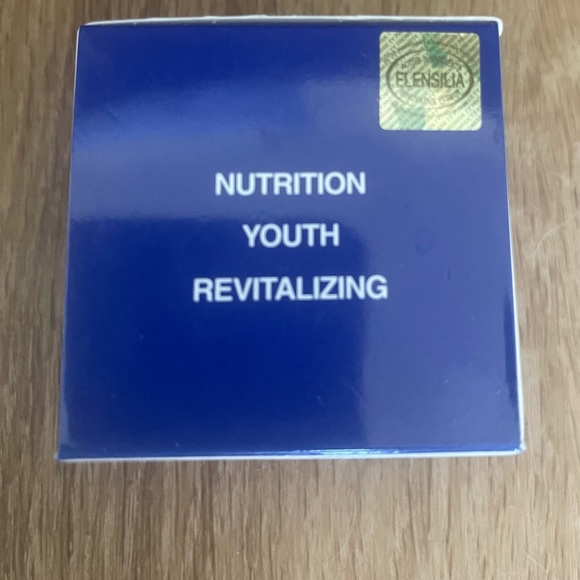 COPY - Elencilia-CPP 80% caviar extract gold cream - Picture 9 of 10